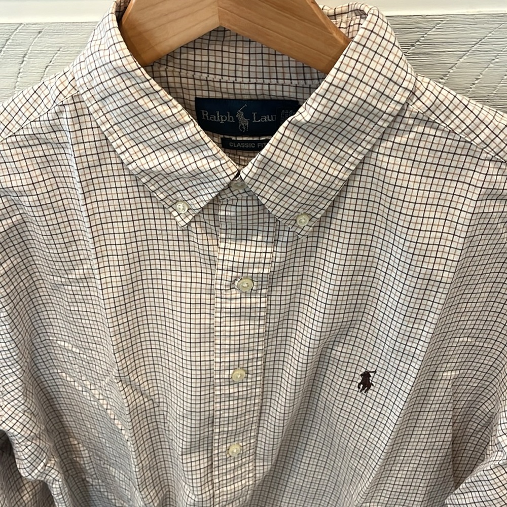 Men’s Classic Fit Button Down - Picture 2 of 4